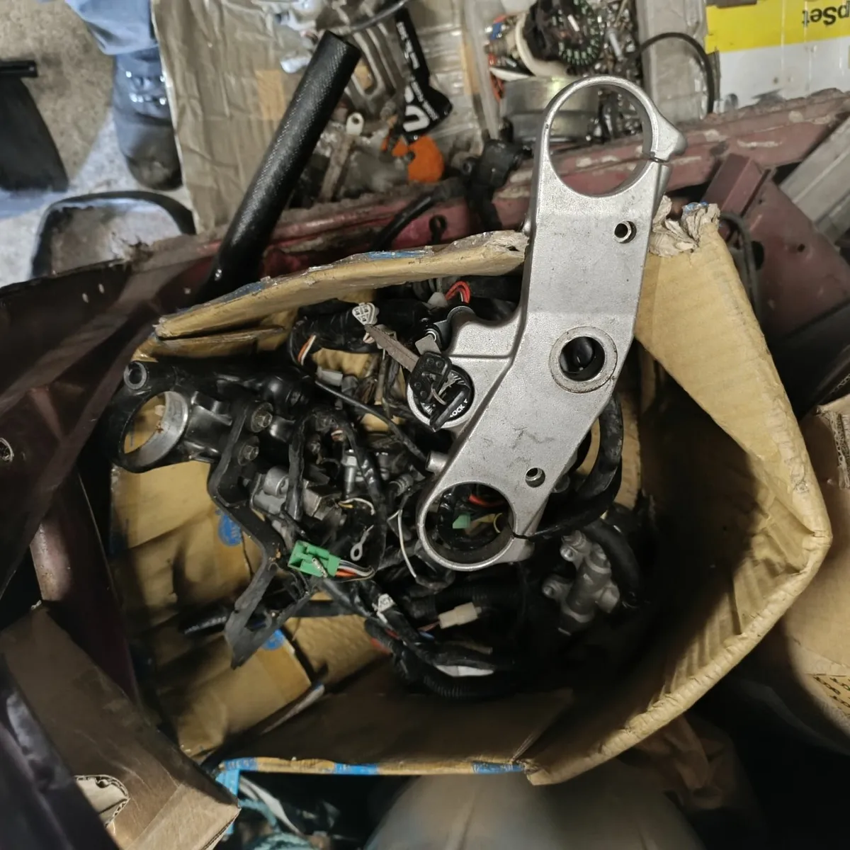 Fj1100 parts - Image 4