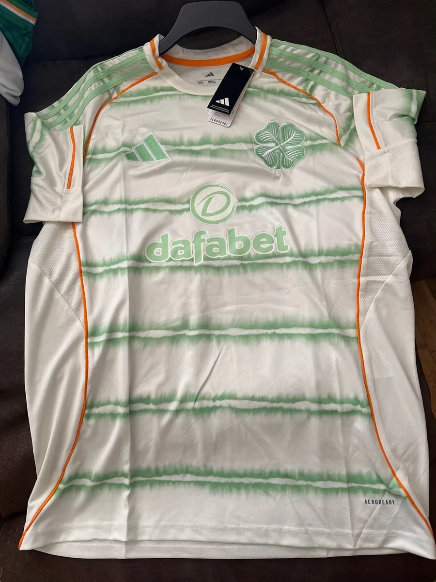 Celtic away jersey - Image 1
