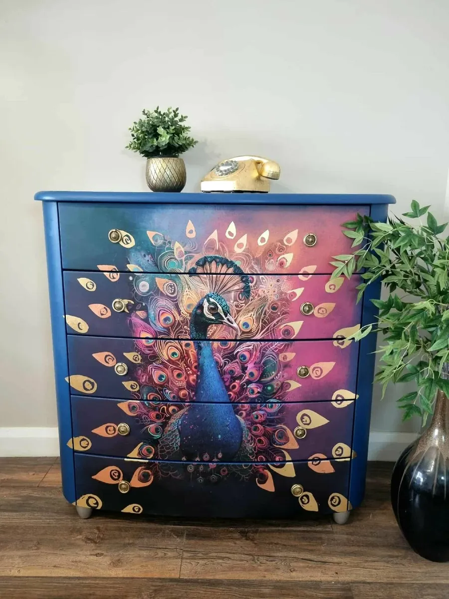 Chest of drawers - Image 1