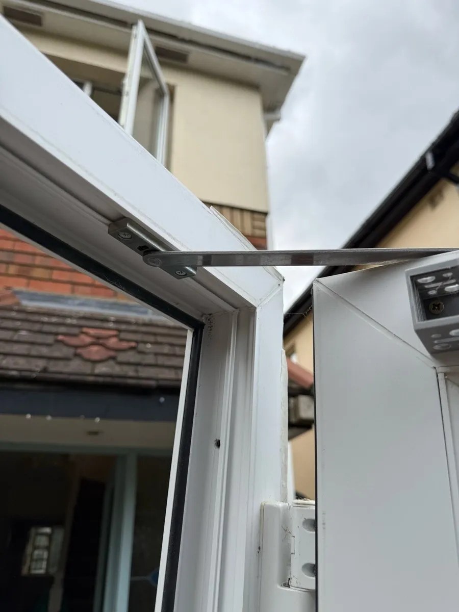 Single outward opening PVC door - Image 4