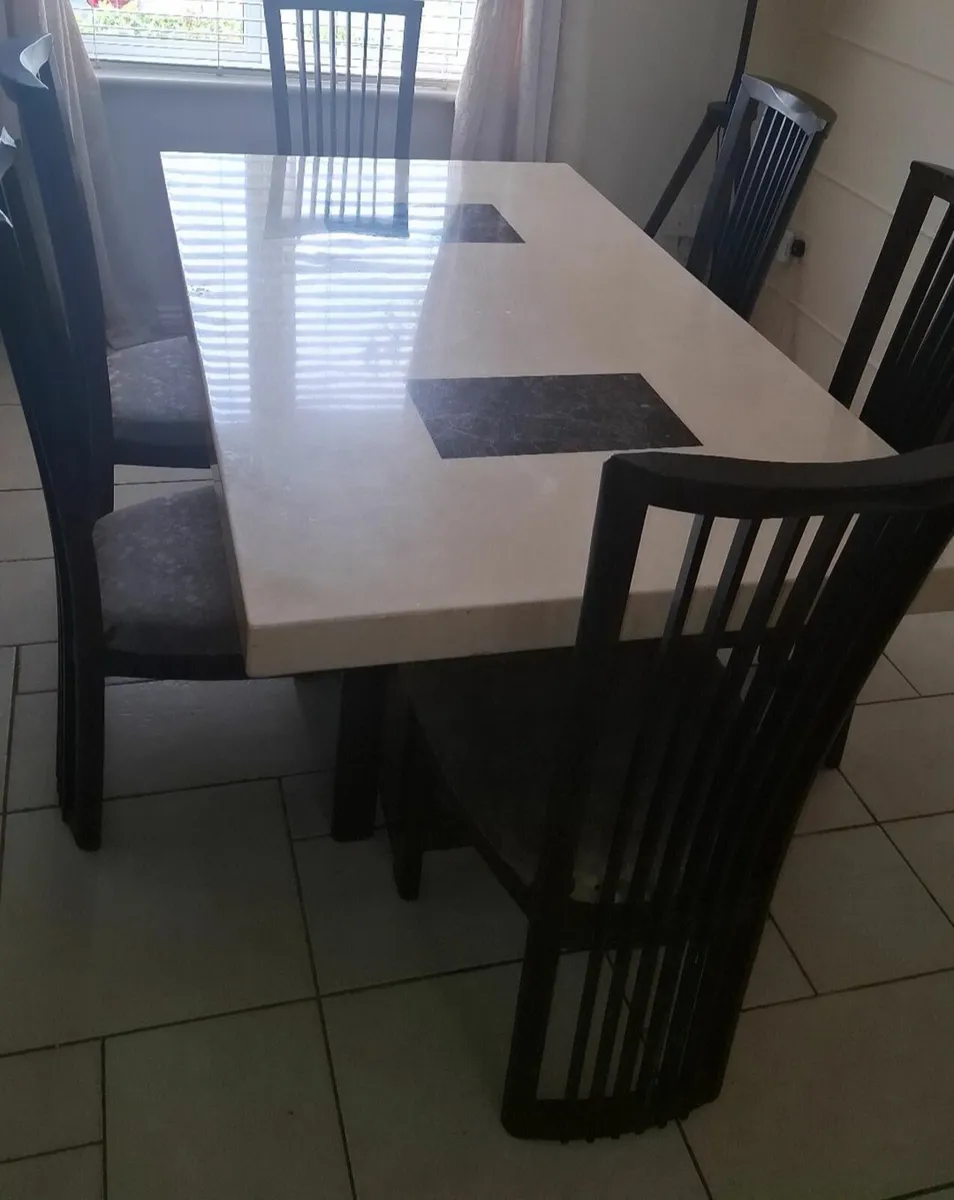 Table & 6 chairs
