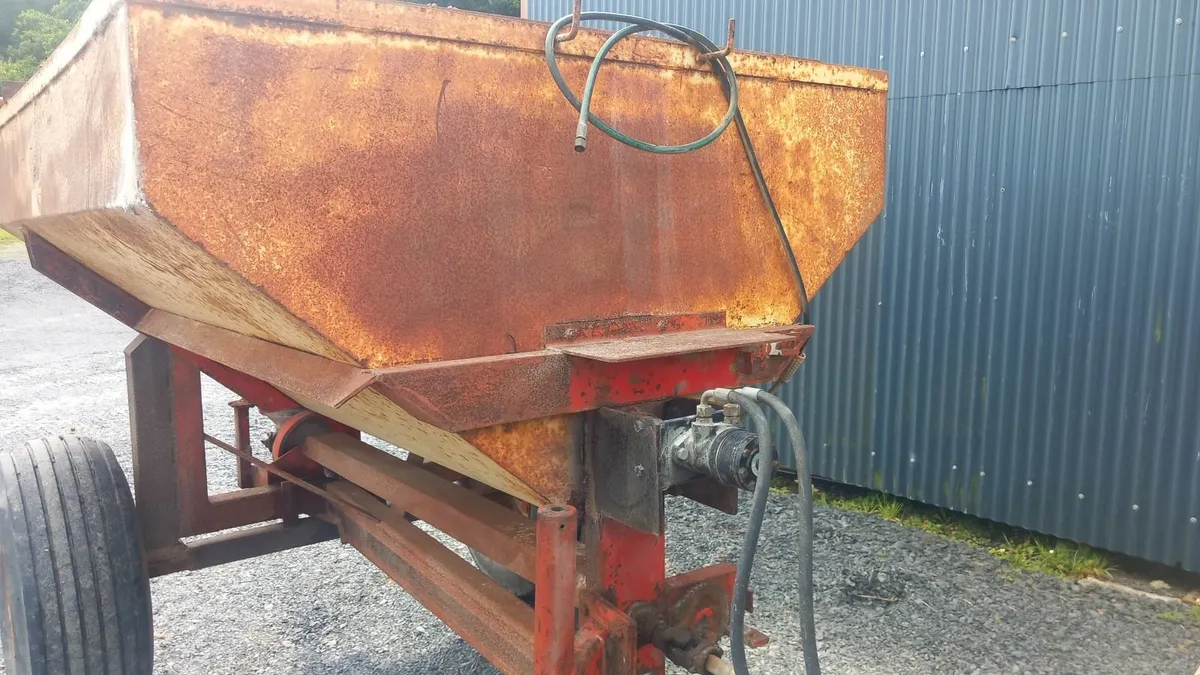Fertilizer spreader trailed 3 ton - Image 4