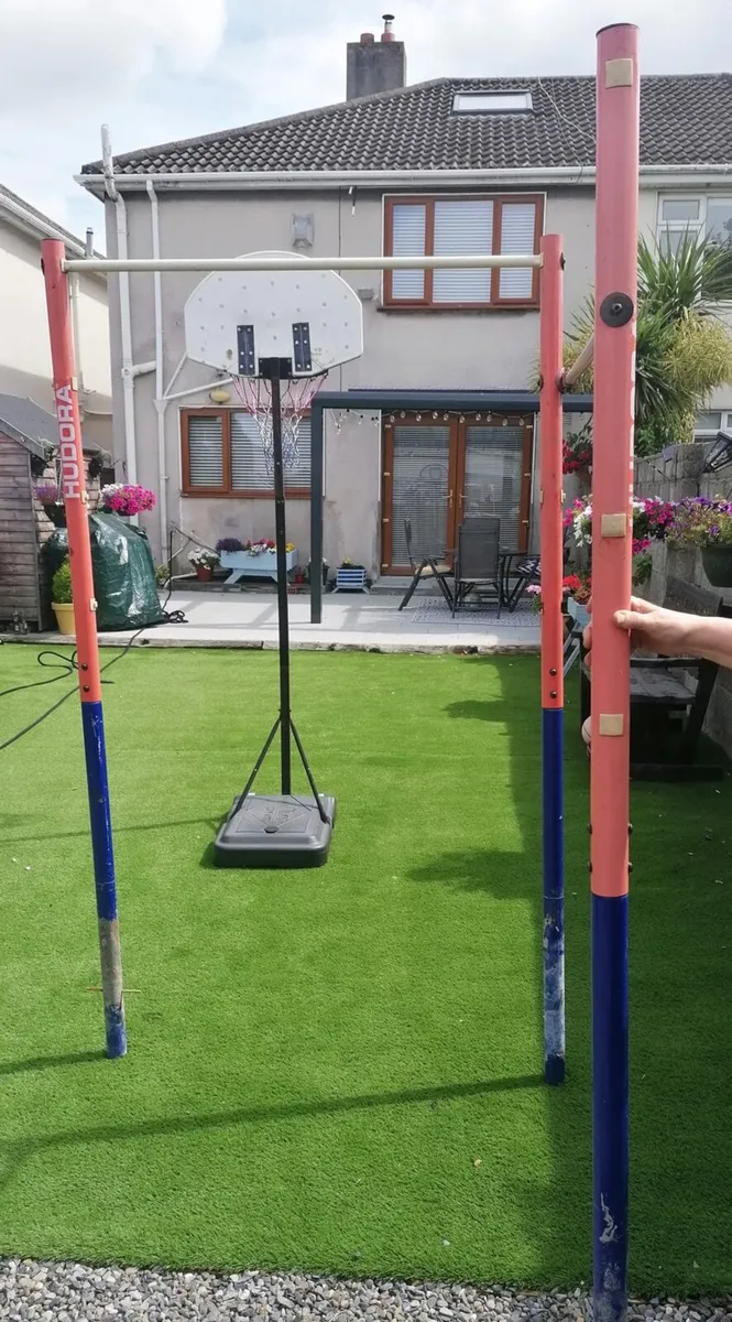 Gymnastics bars - Image 1