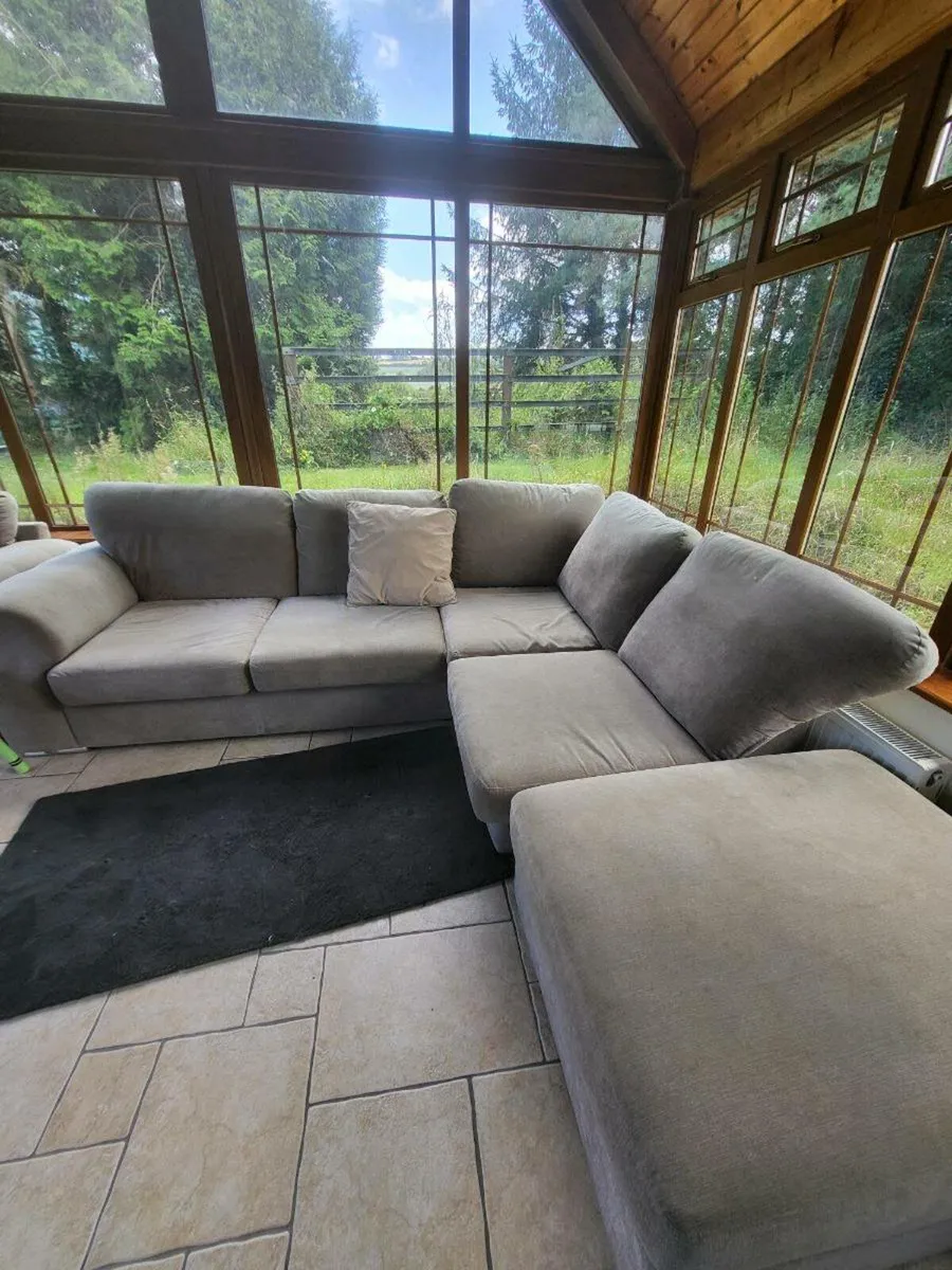 L shaped couch - Image 3
