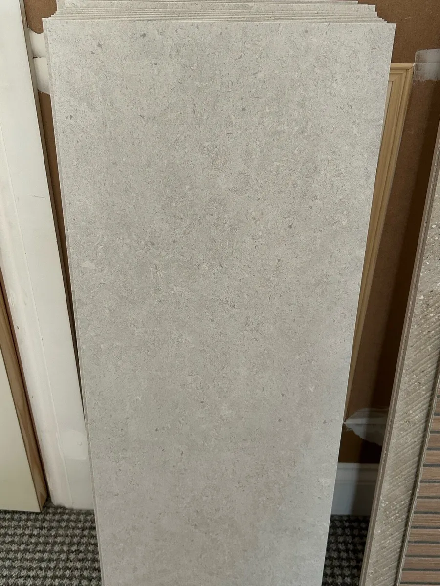 11 x Rectangular Matt Wall Tiles - Image 4