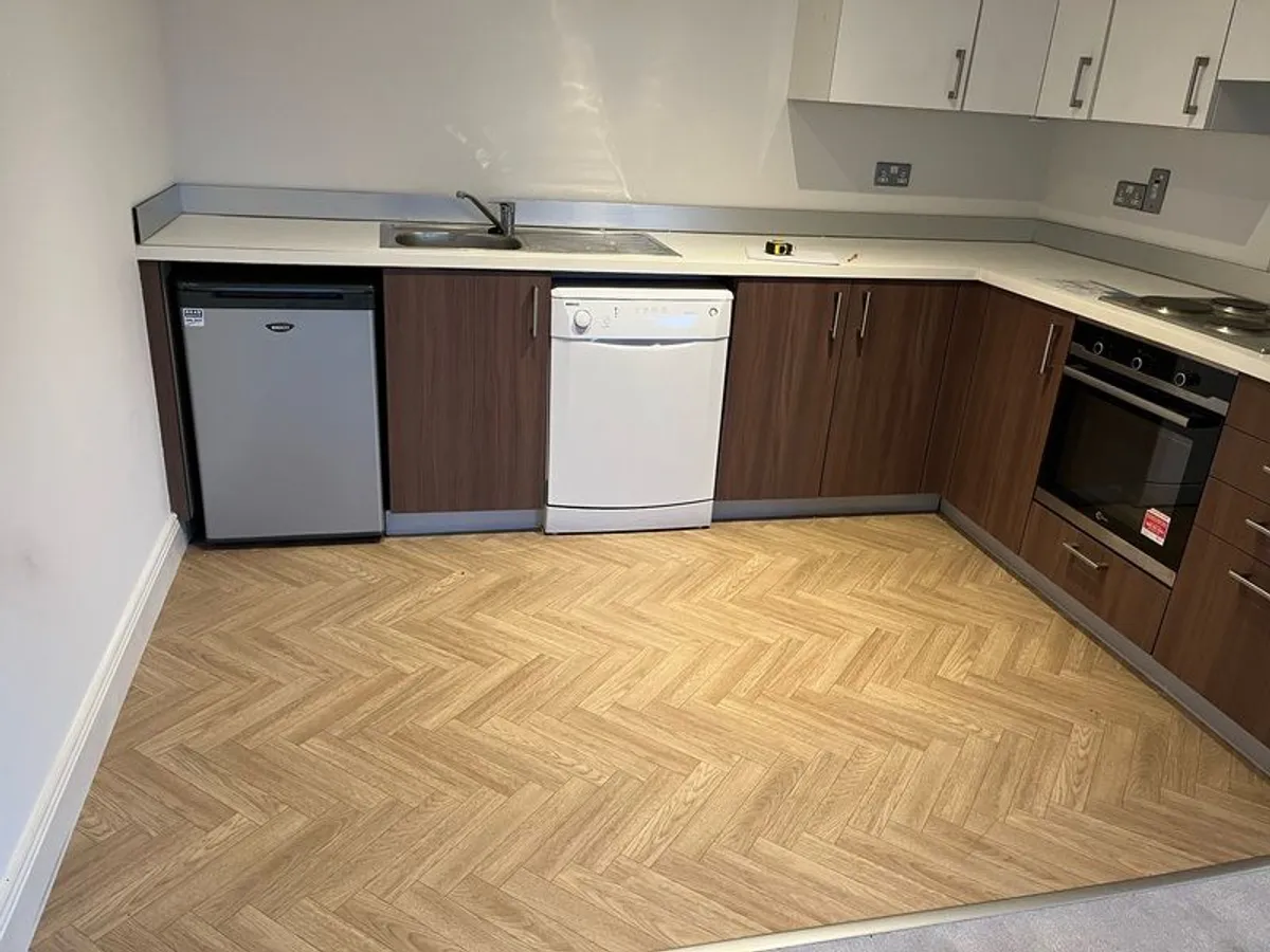 Kitchen and appliances - Image 1