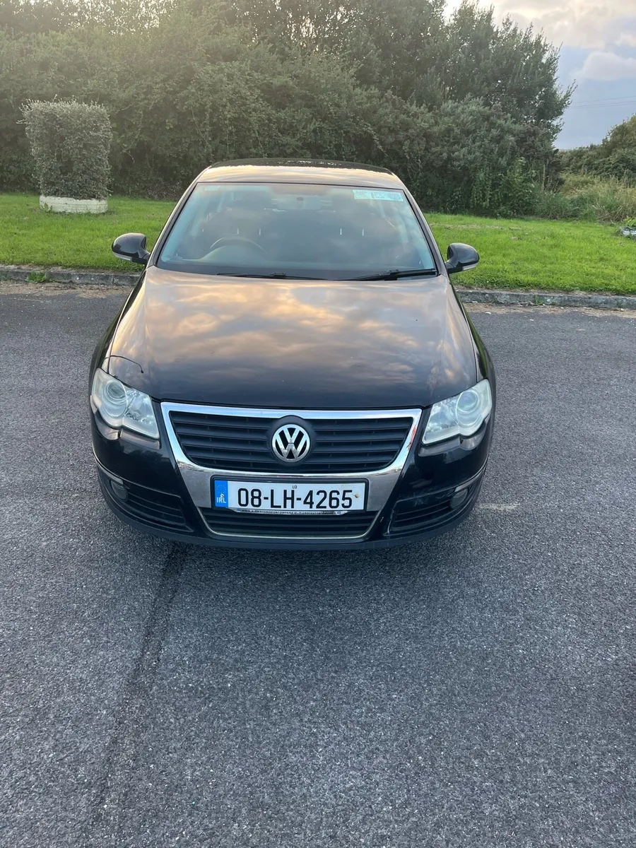 Volkswagen Passat - Image 1