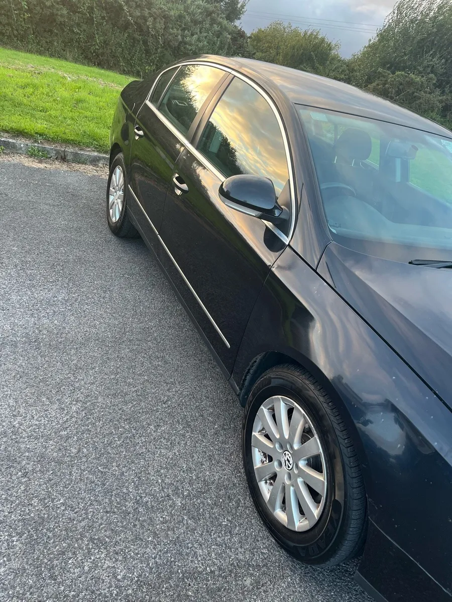 Volkswagen Passat - Image 2