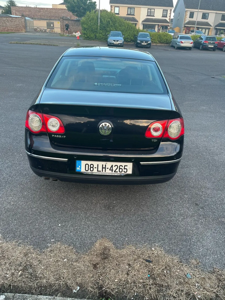 Volkswagen Passat - Image 3