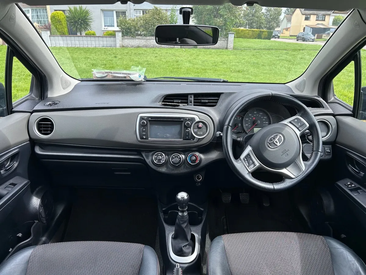 Toyota Yaris 2012 - Image 4