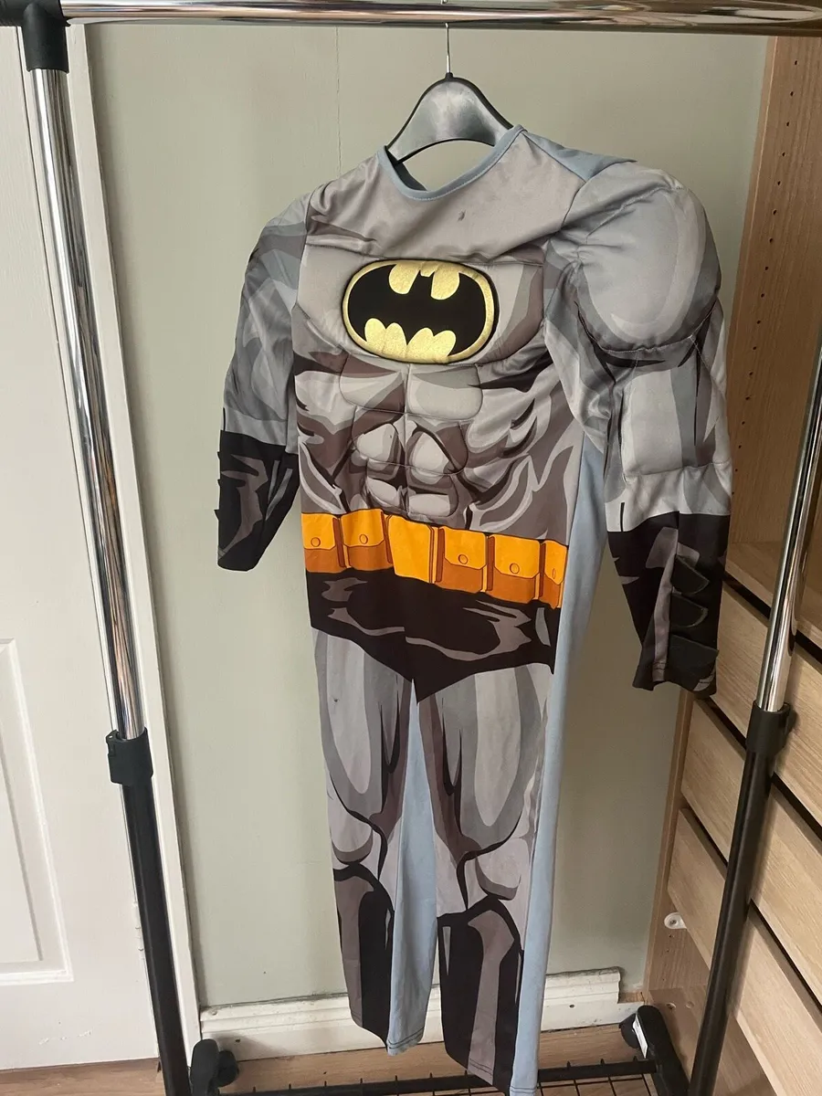 Batman costume (age 7-8) - Image 2
