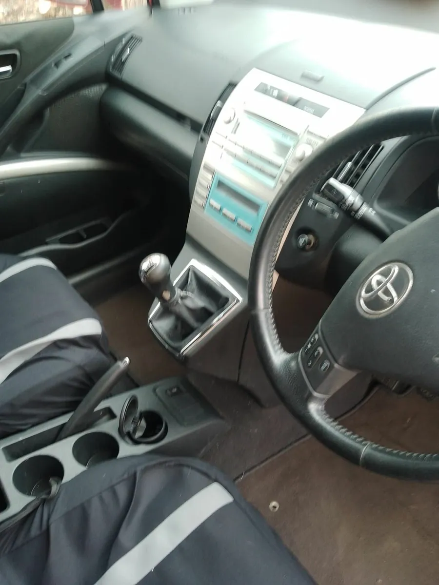 Toyota Corolla Verso 7 seater - Image 2