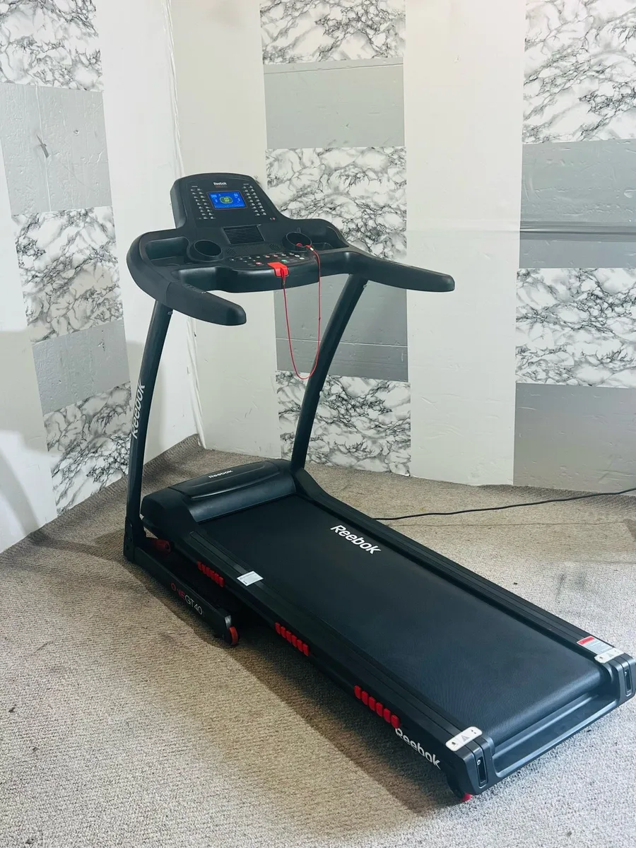 GT40s REEBOK INCLINE MOTORISED TREADMILL - Image 4