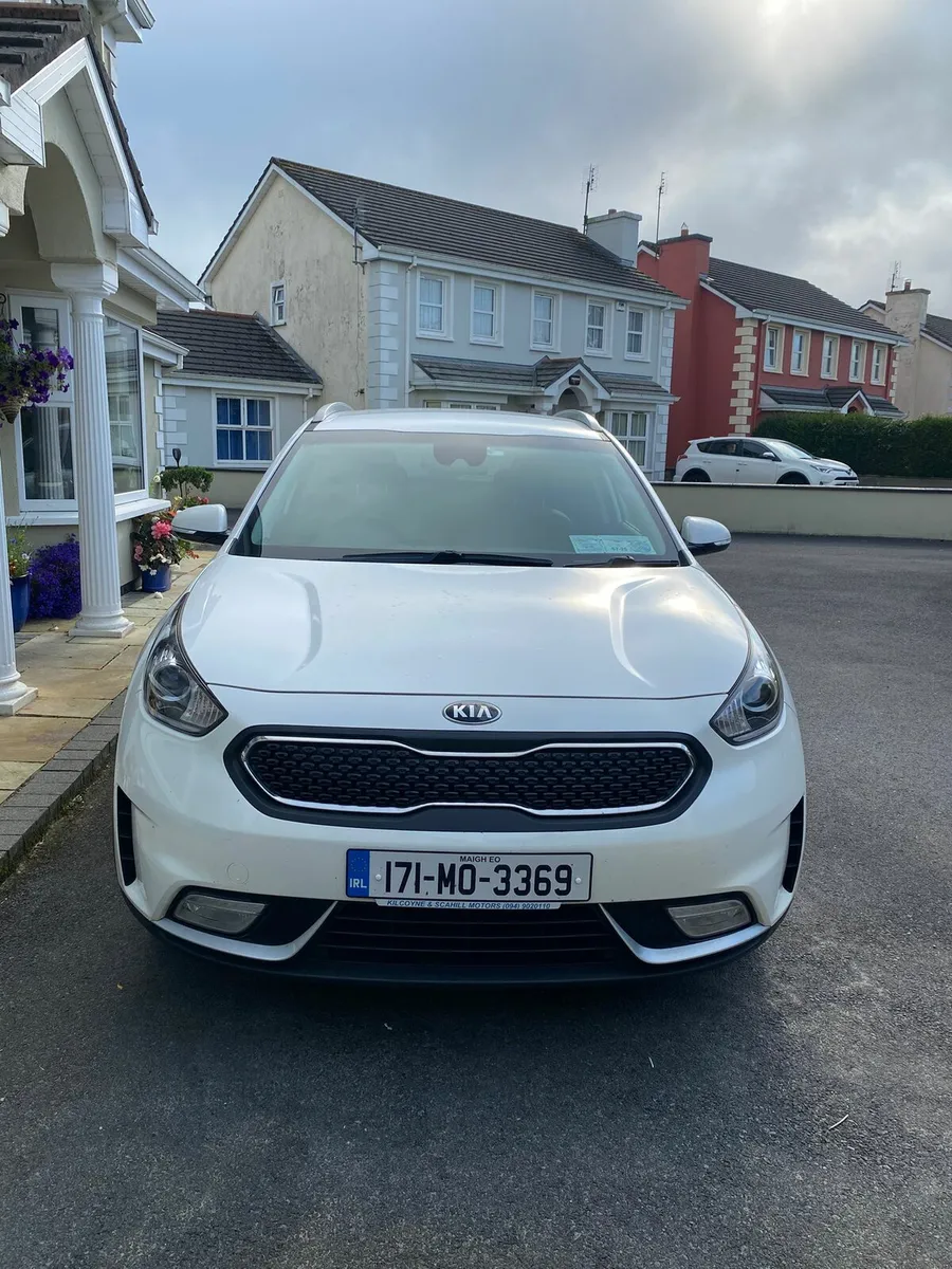 Car - Image 2