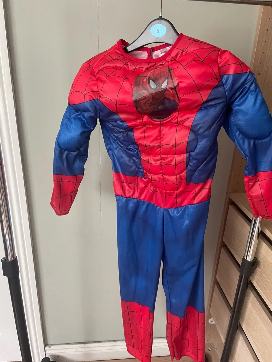 Spider man costume (age 7-8) - Image 2