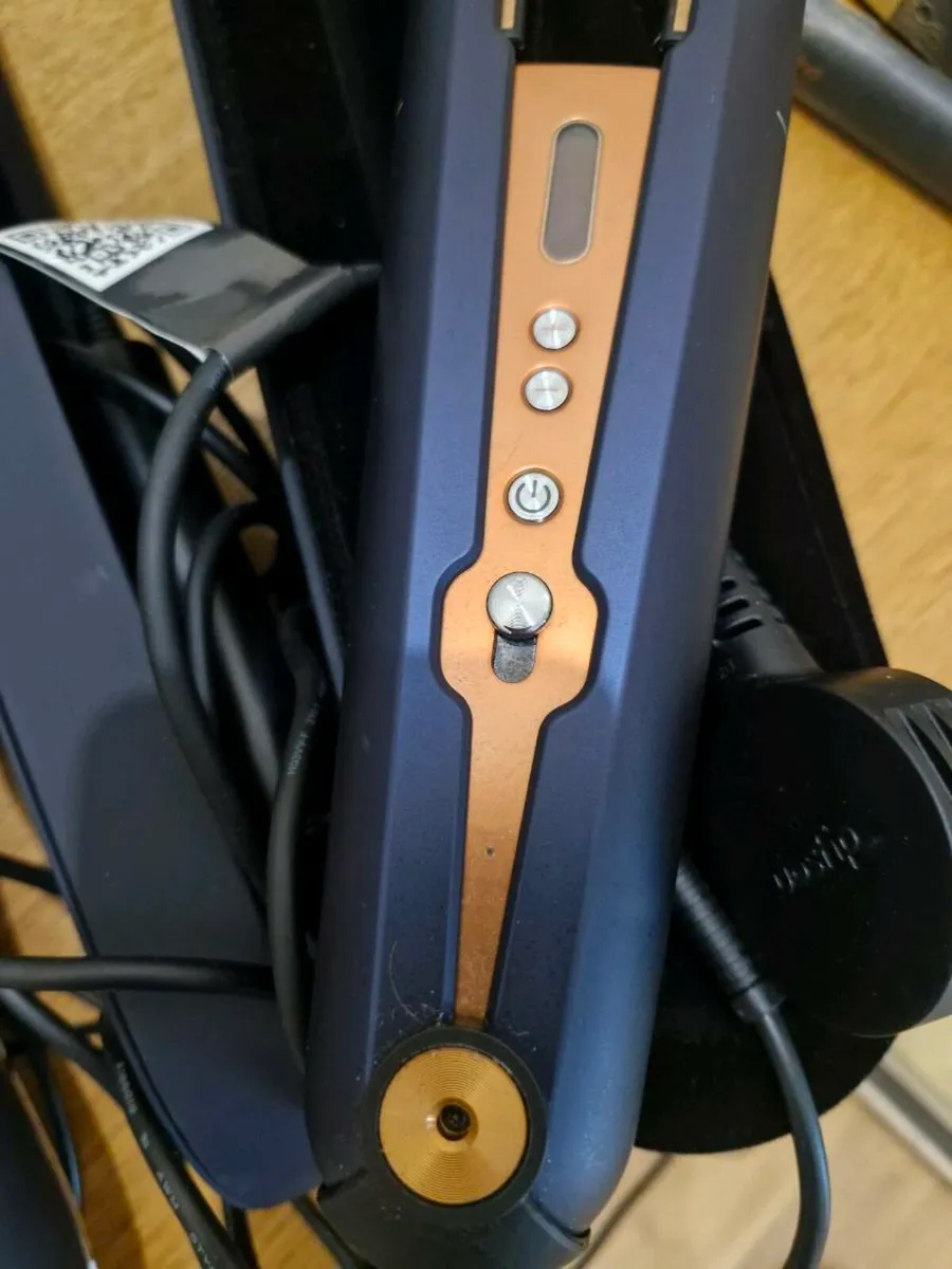 Dyson hair straightner - Image 4