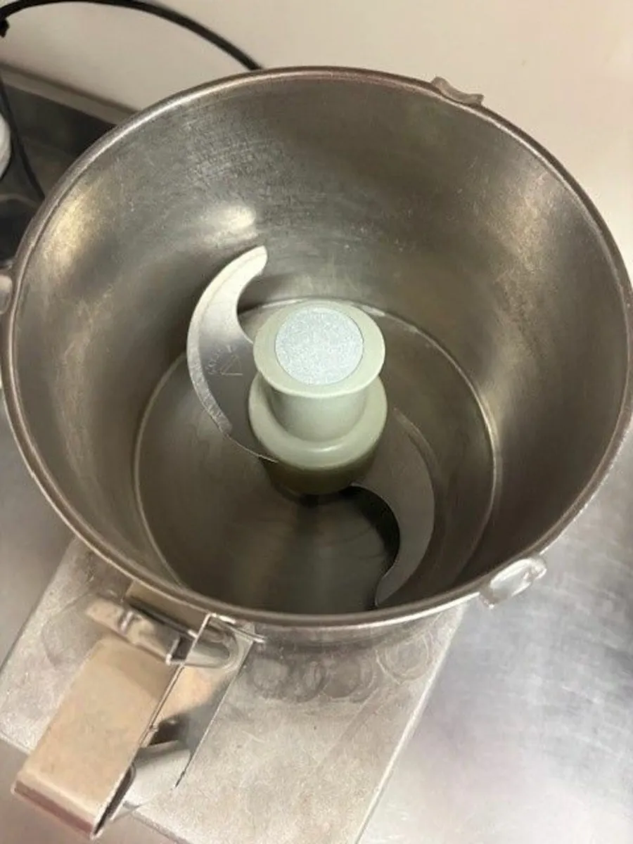 Robot Coupe R401 Food Processor - Image 2
