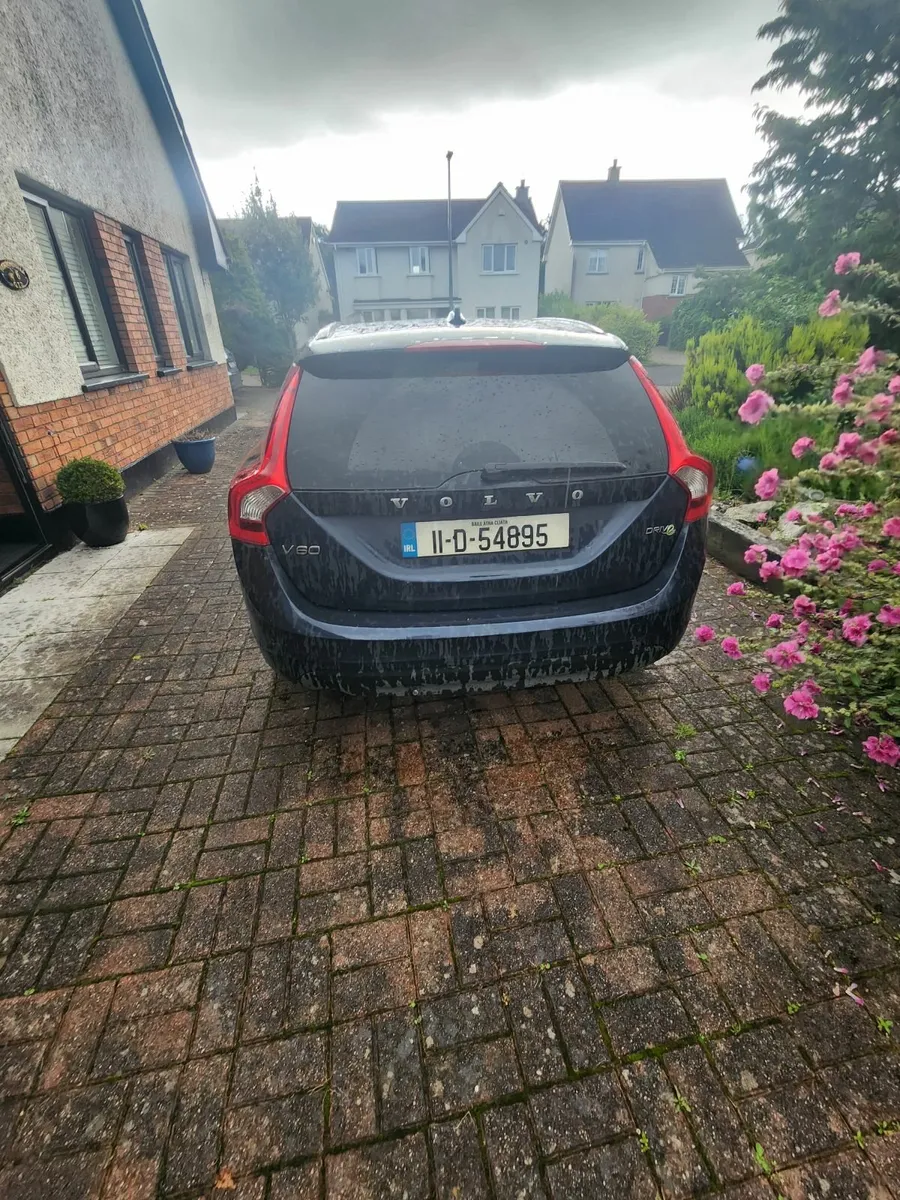 Volvo V60 2011 - Image 2