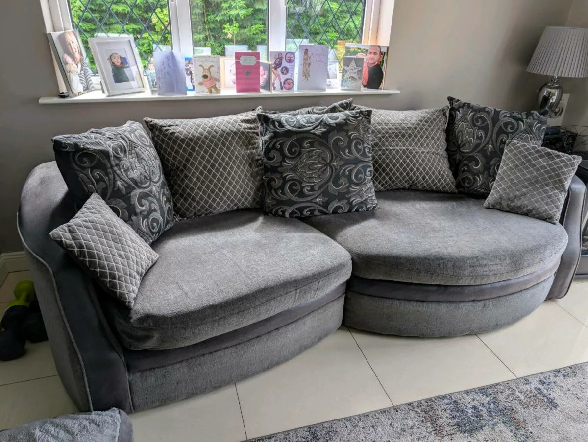 Couch - Image 3