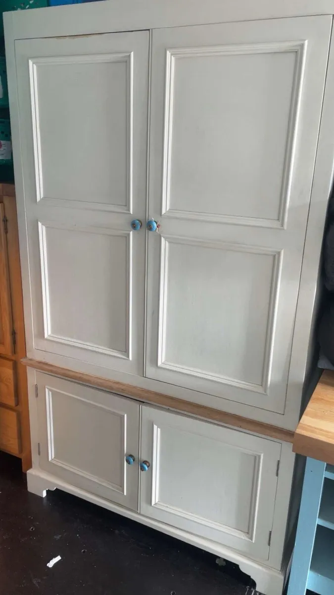 Neptune Work station dresser