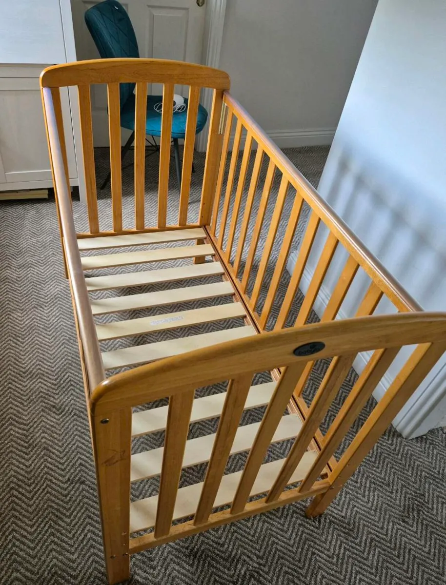 Cot - Image 1