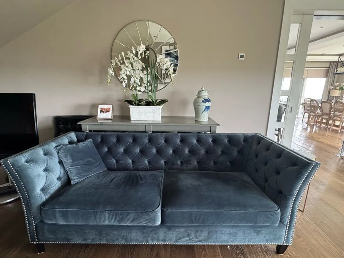 3 and 2 seater chesterfield couches. - Image 1