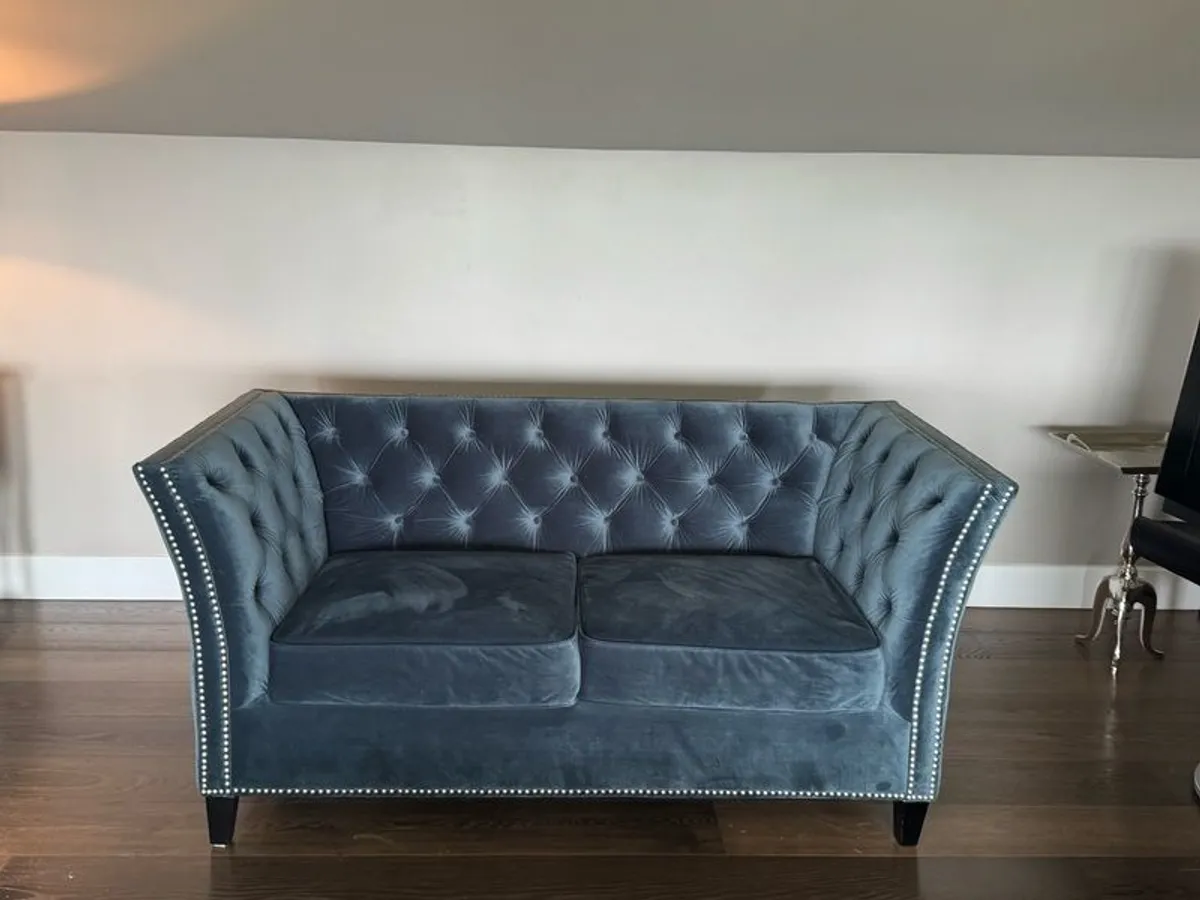 3 and 2 seater chesterfield couches. - Image 2