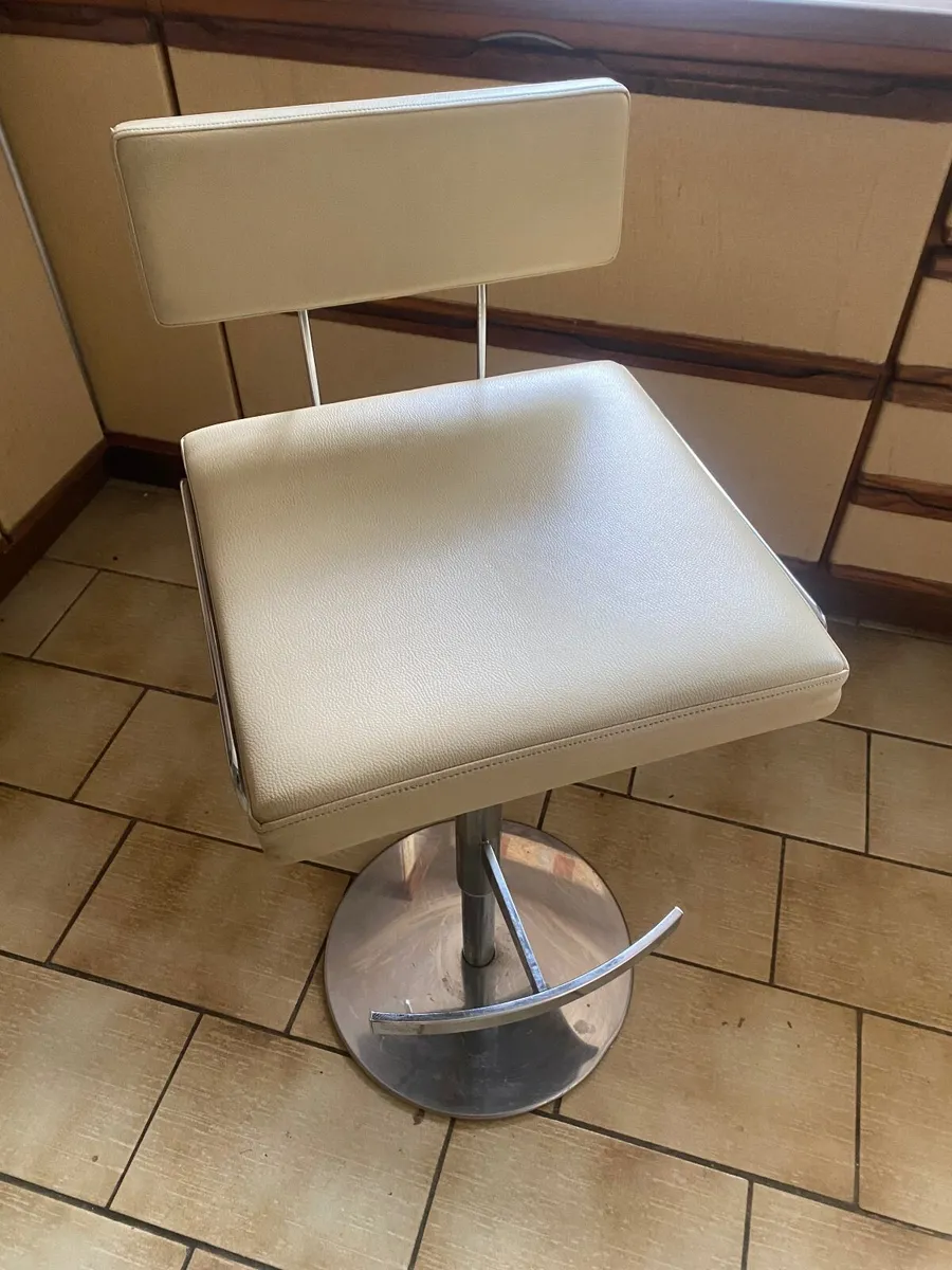 Height Adjustable Swivel Stools