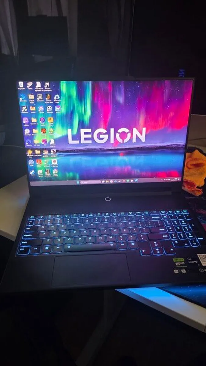 Lenovo Legion 9i - 14900hx 4090 - Image 1