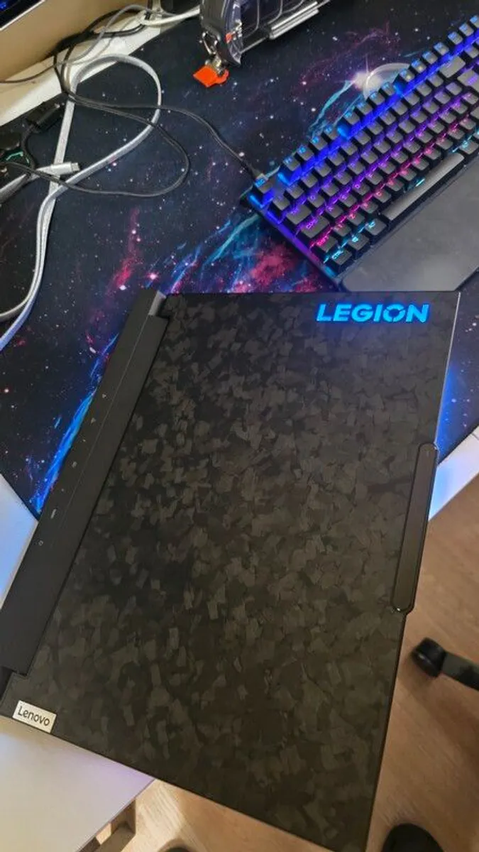 Lenovo Legion 9i - 14900hx 4090 - Image 2