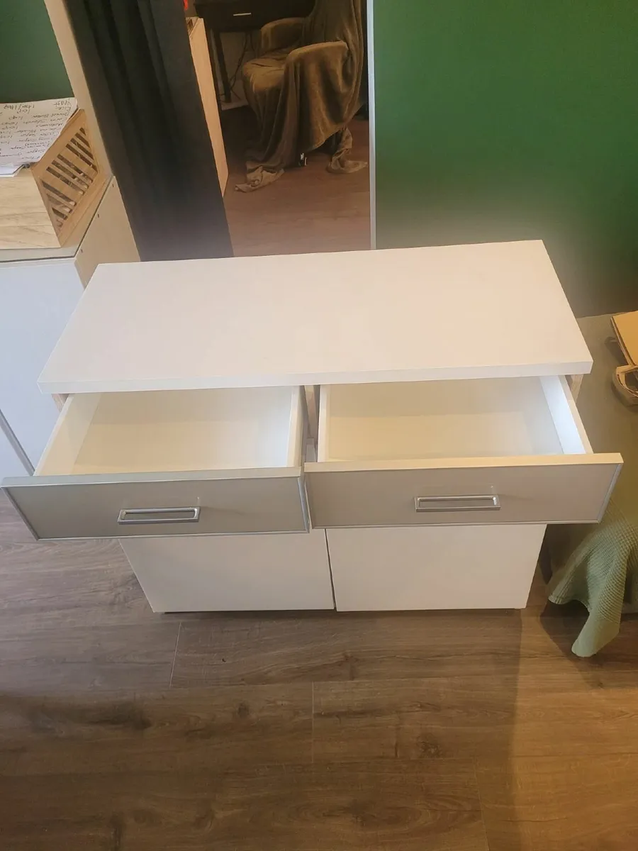 Cabinet - Image 3