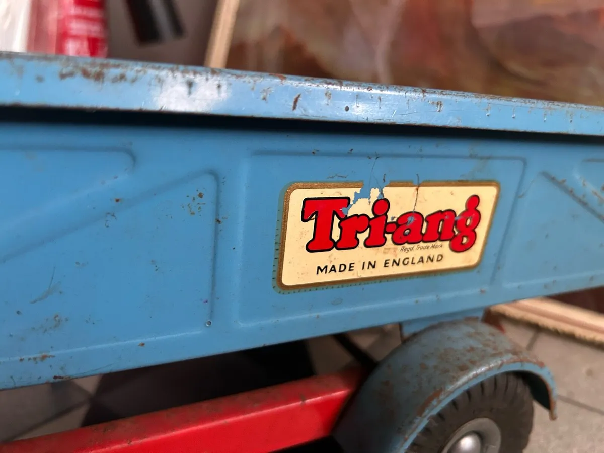 Vintage Triang metal dump truck toy - Image 3
