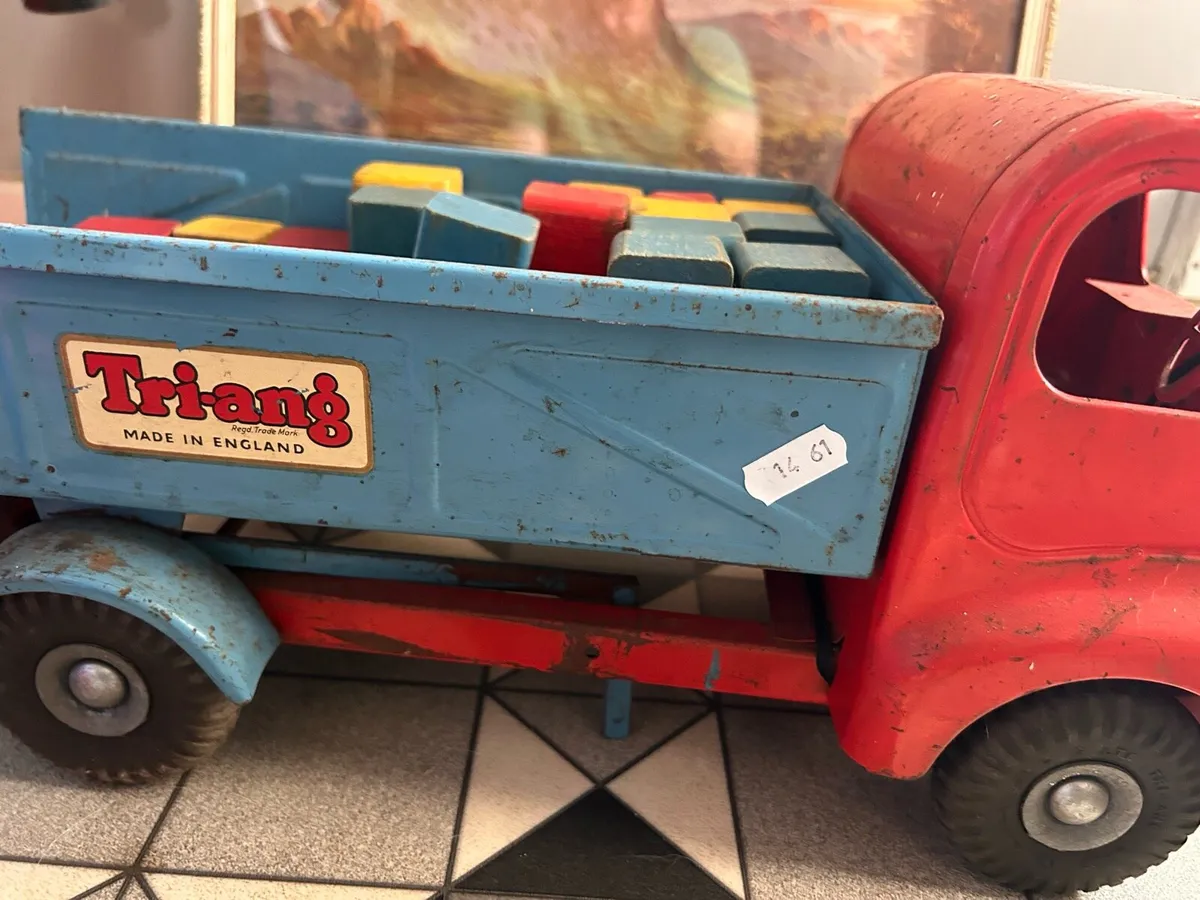 Vintage Triang metal dump truck toy - Image 4