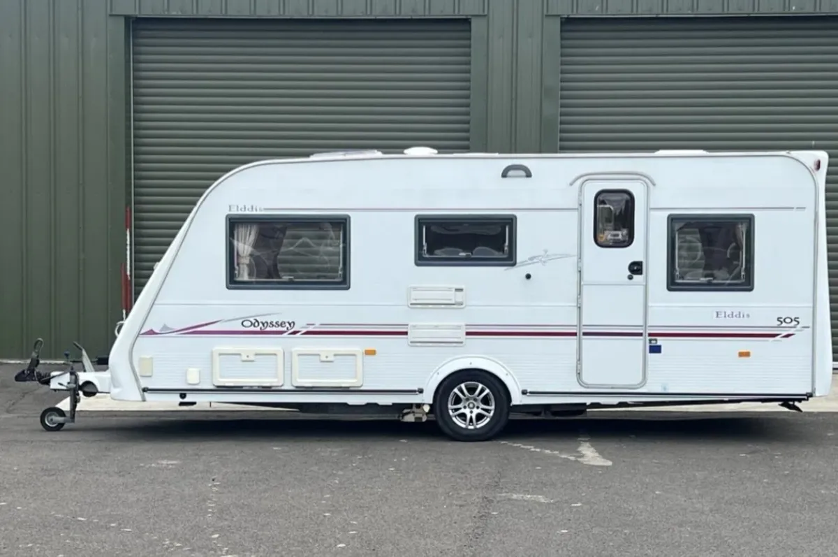 elddis 6 berth full awning & motormover - Image 2