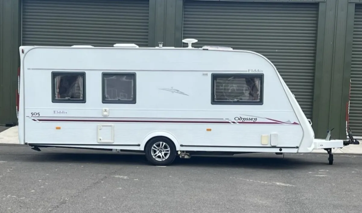 elddis 6 berth full awning & motormover - Image 3