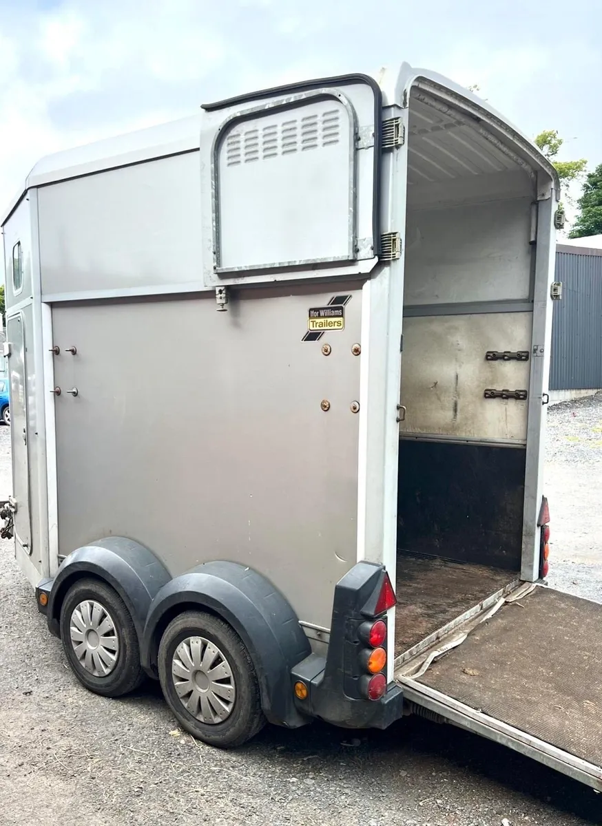 Ifor Williams HB506 horse box - Image 2