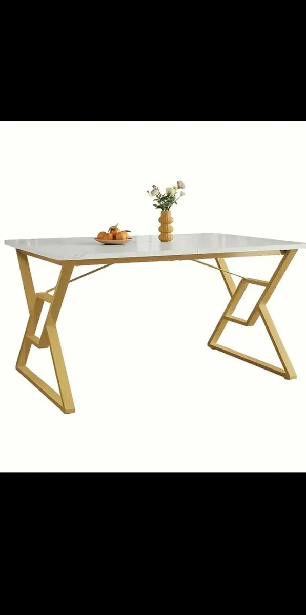 Dinning table - Image 1