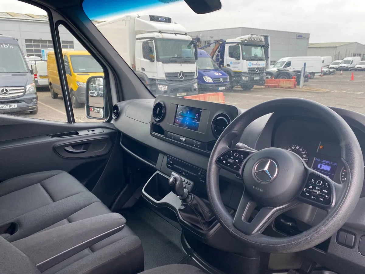 Mercedes-Benz Sprinter 315 CDI Progressive L3 H2 - Image 4