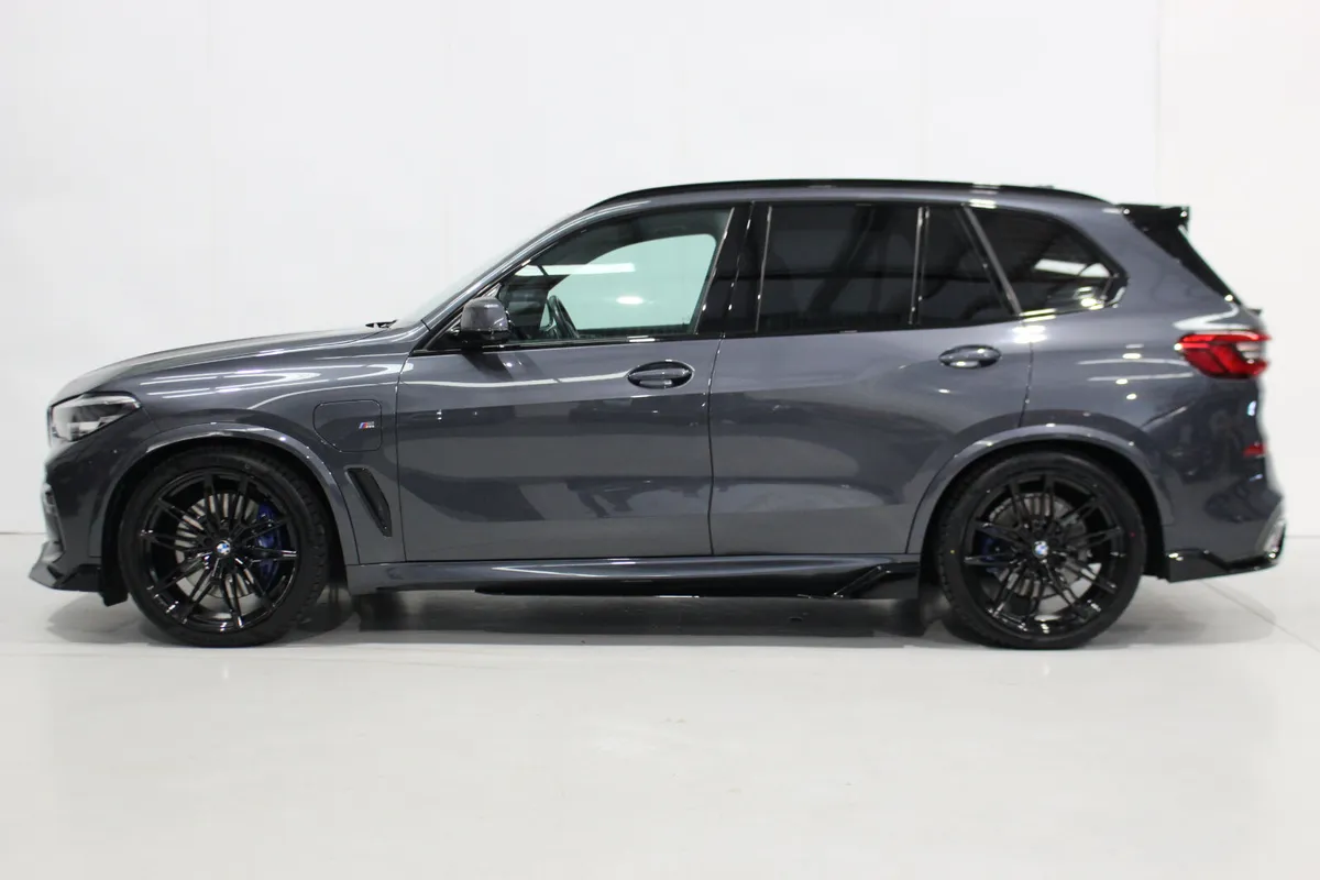 2020 BMW X5  45e M Sport High Spec - Image 4
