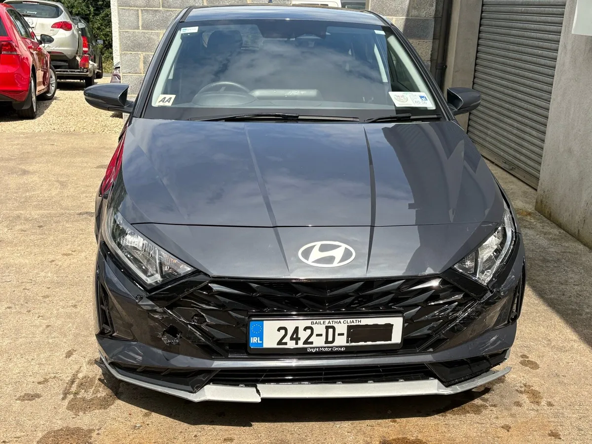 242 HYUNDAI i20 !! VERY LOW MILEAGE!! - Image 2