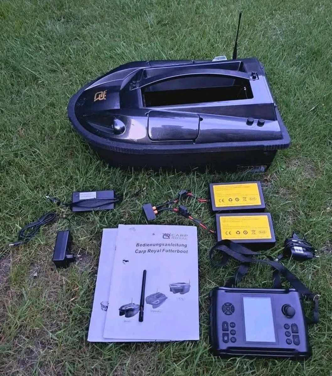 Fishing bait boat - Image 1
