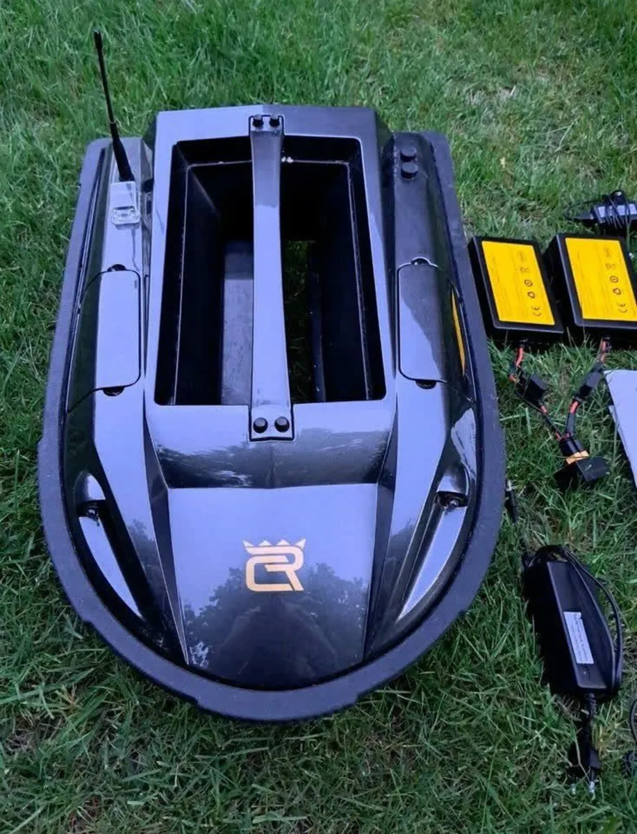 Fishing bait boat - Image 3