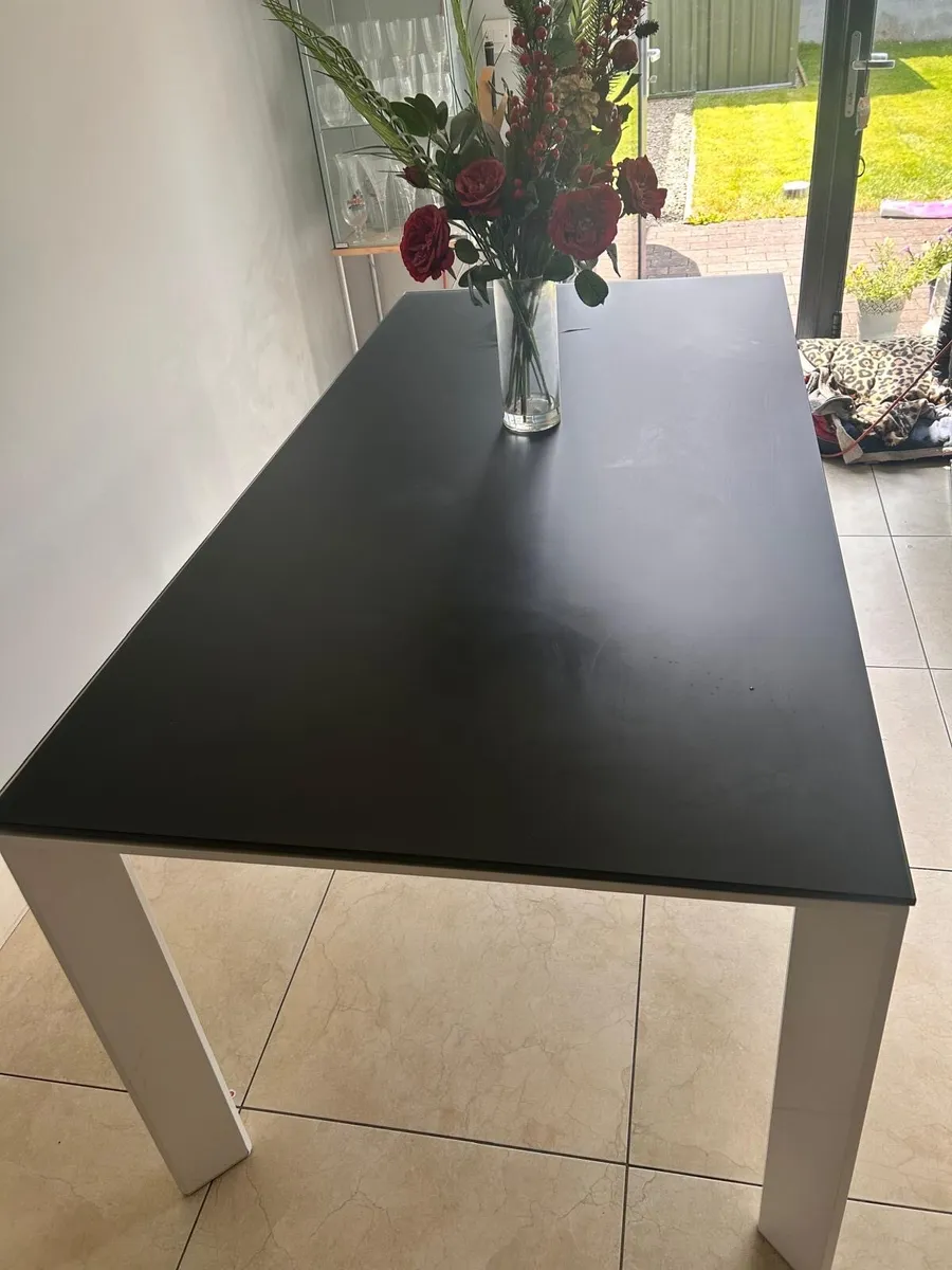 Dining table - Image 3