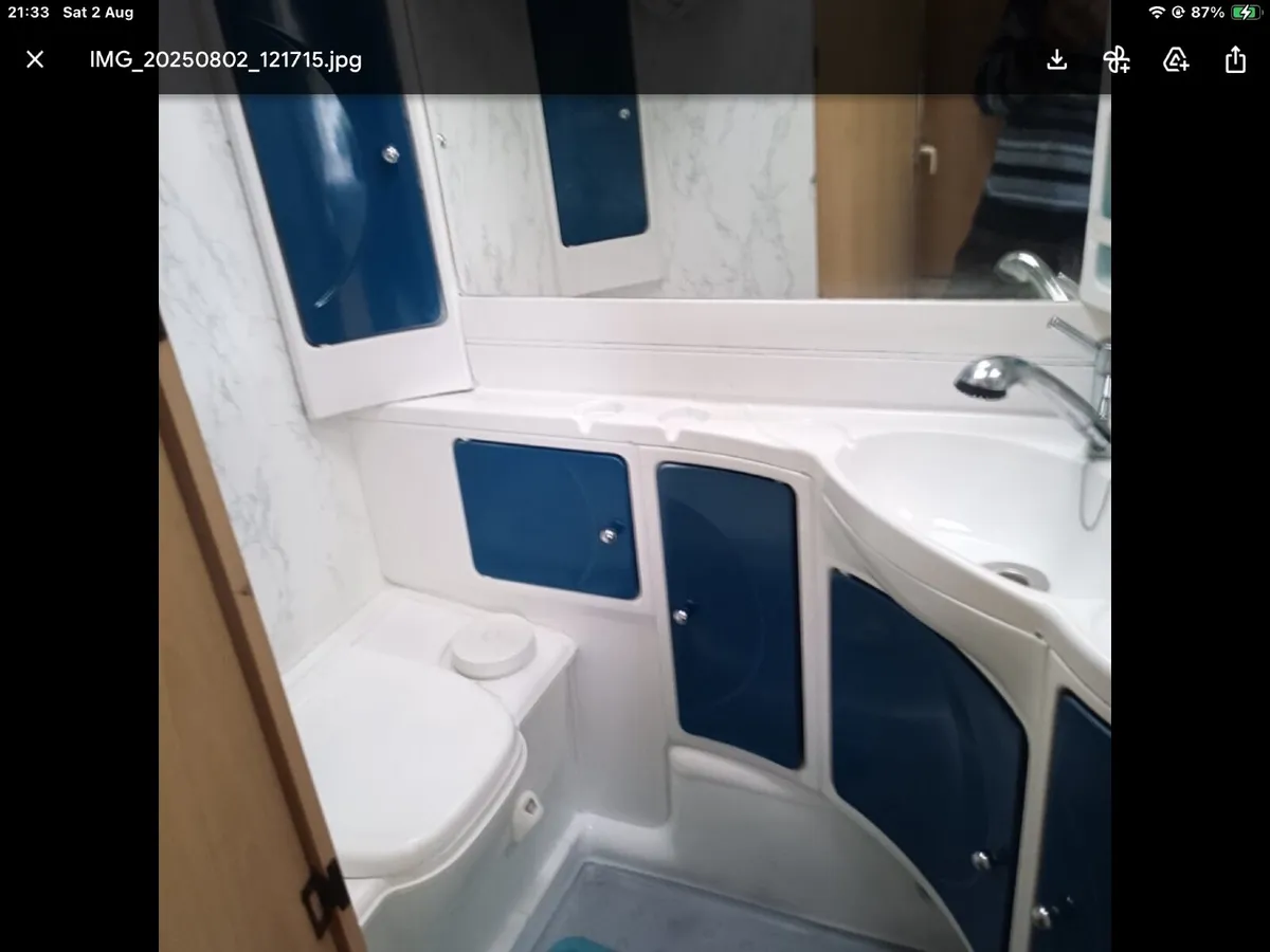 Camper van - Image 1