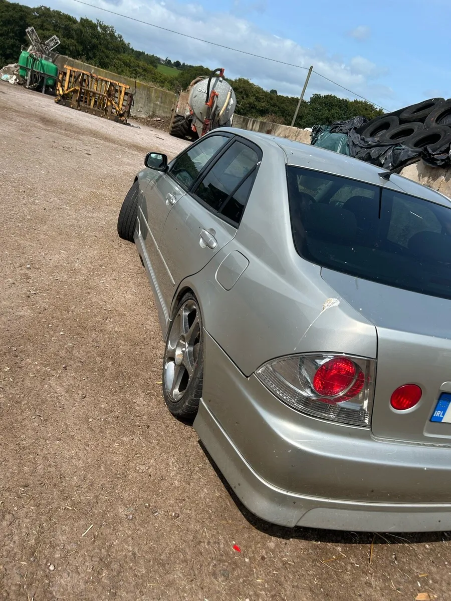 Toyota Altezza - Image 2