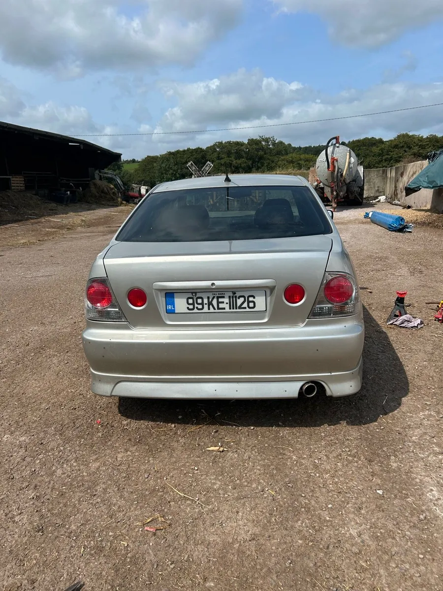 Toyota Altezza - Image 4