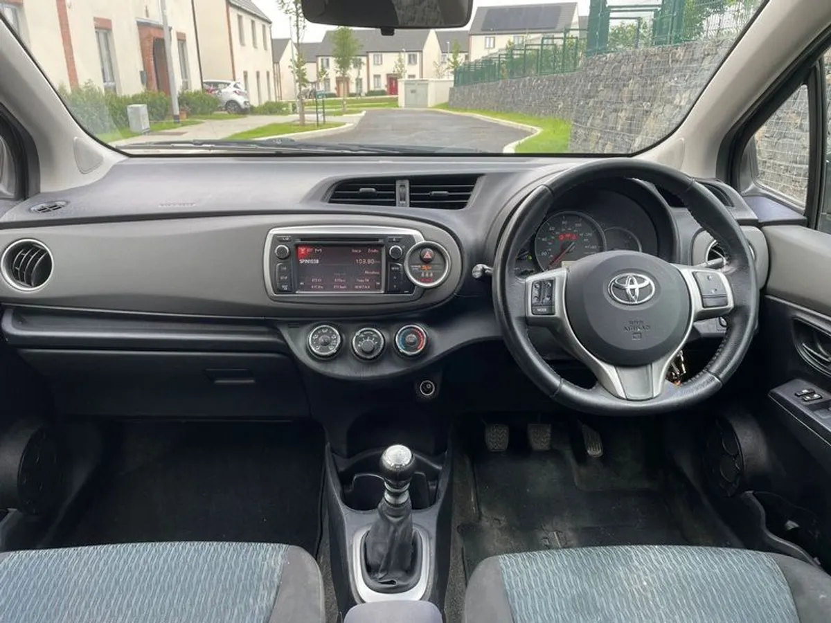 2011 Toyota Yaris - Image 3