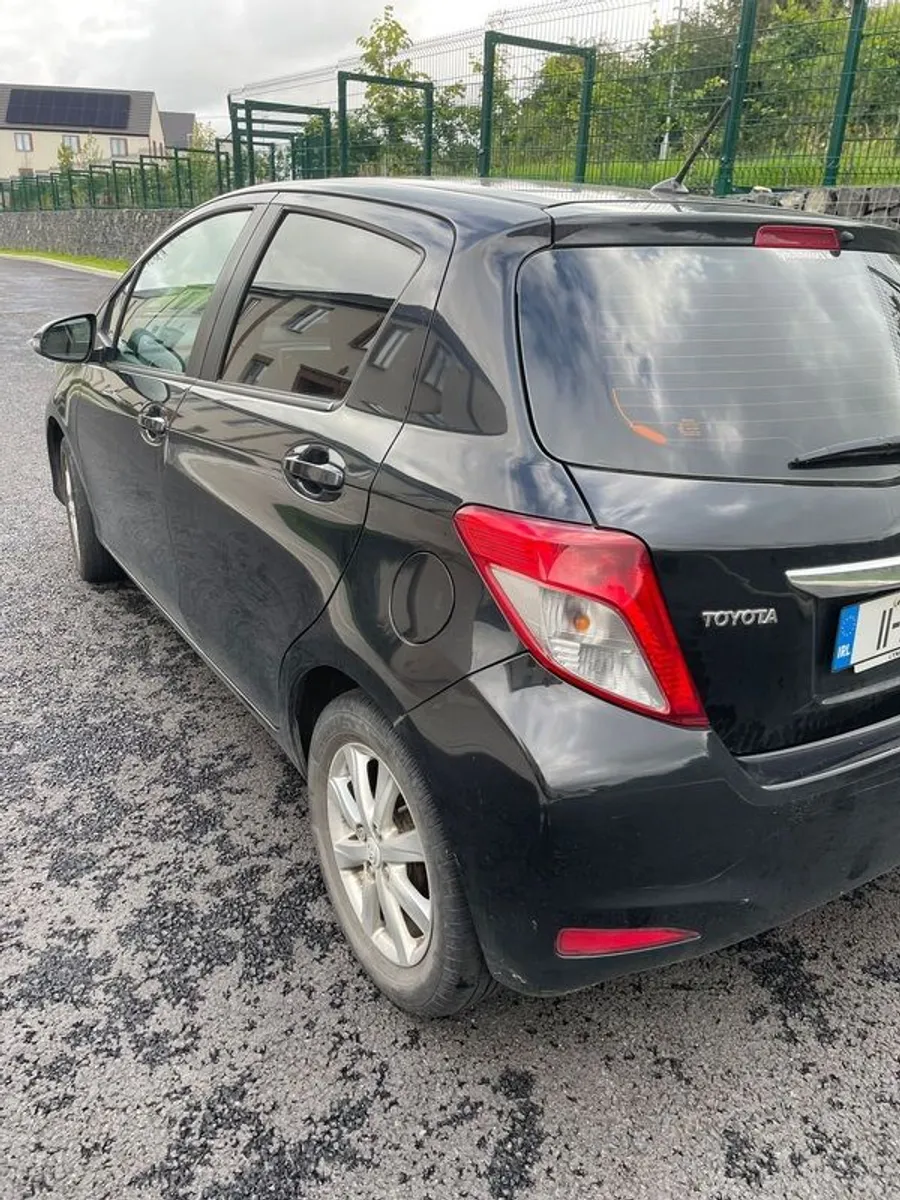 2011 Toyota Yaris - Image 4