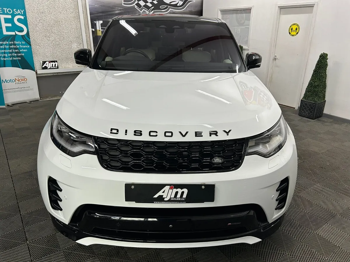 LAND ROVER DISCOVERY 3.0 D300 R-DYNAMIC HSE 2023 - Image 3