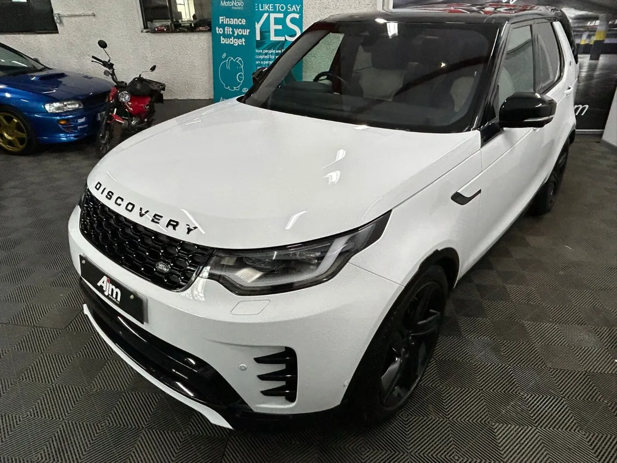 LAND ROVER DISCOVERY 3.0 D300 R-DYNAMIC HSE 2023 - Image 4